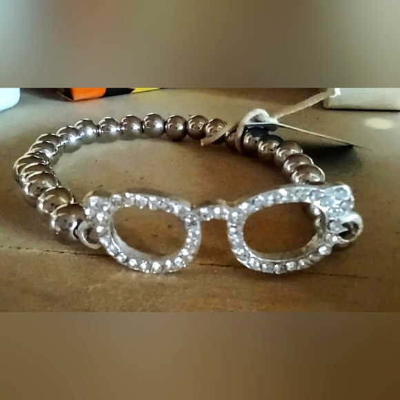 Crystal Eyeglasses Beaded Bracelet - Picture 6 of 10